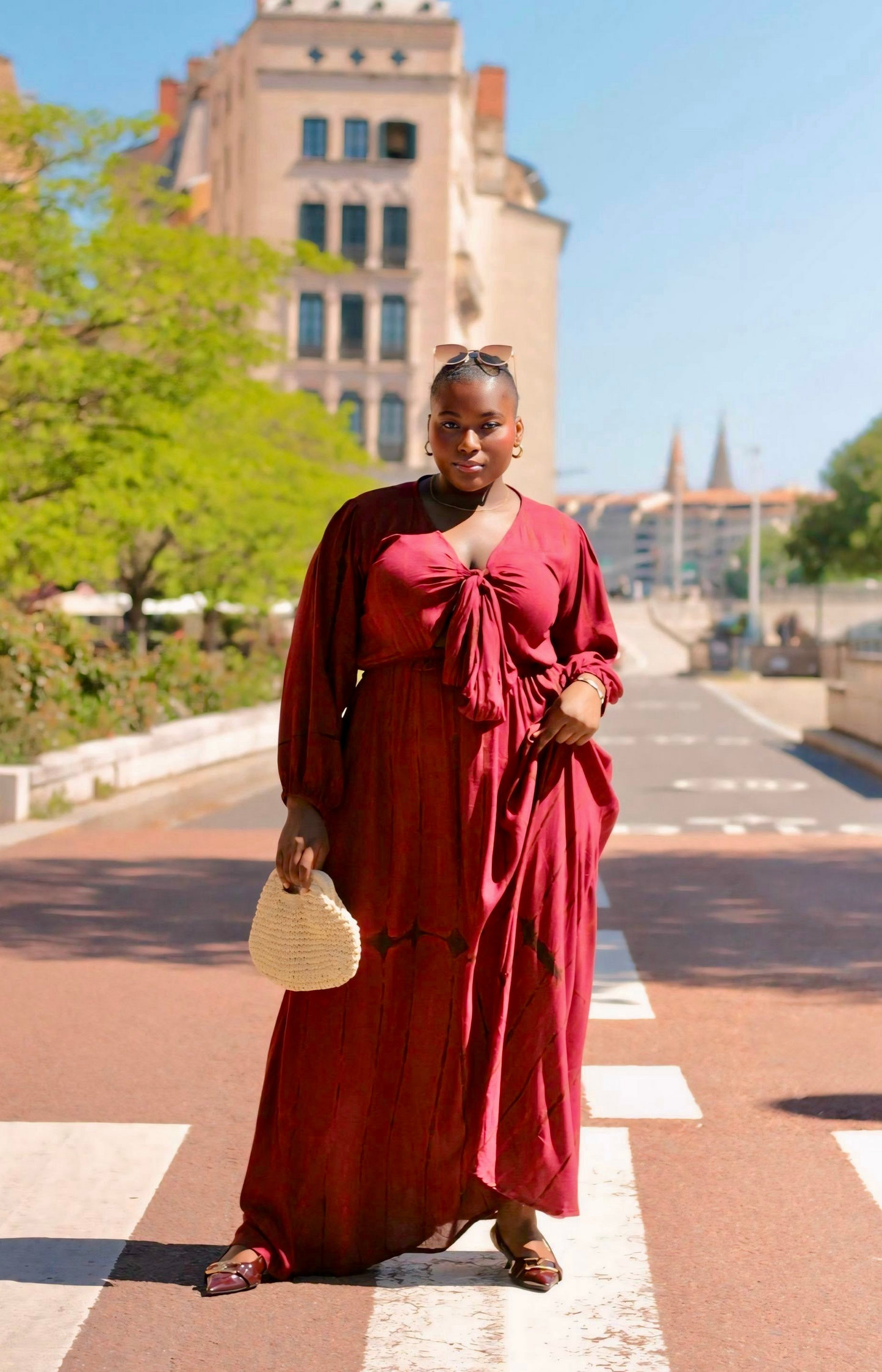 AMARA – Rouge profond curvy
