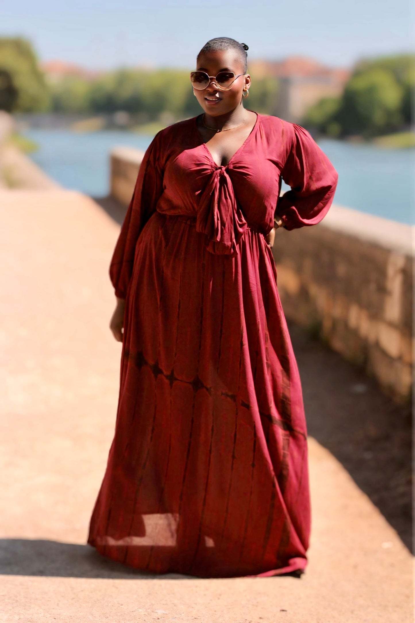 AMARA – Rouge profond curvy