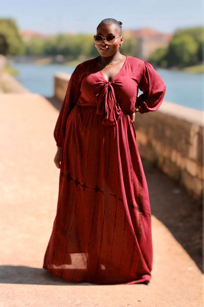AMARA – Rouge profond curvy
