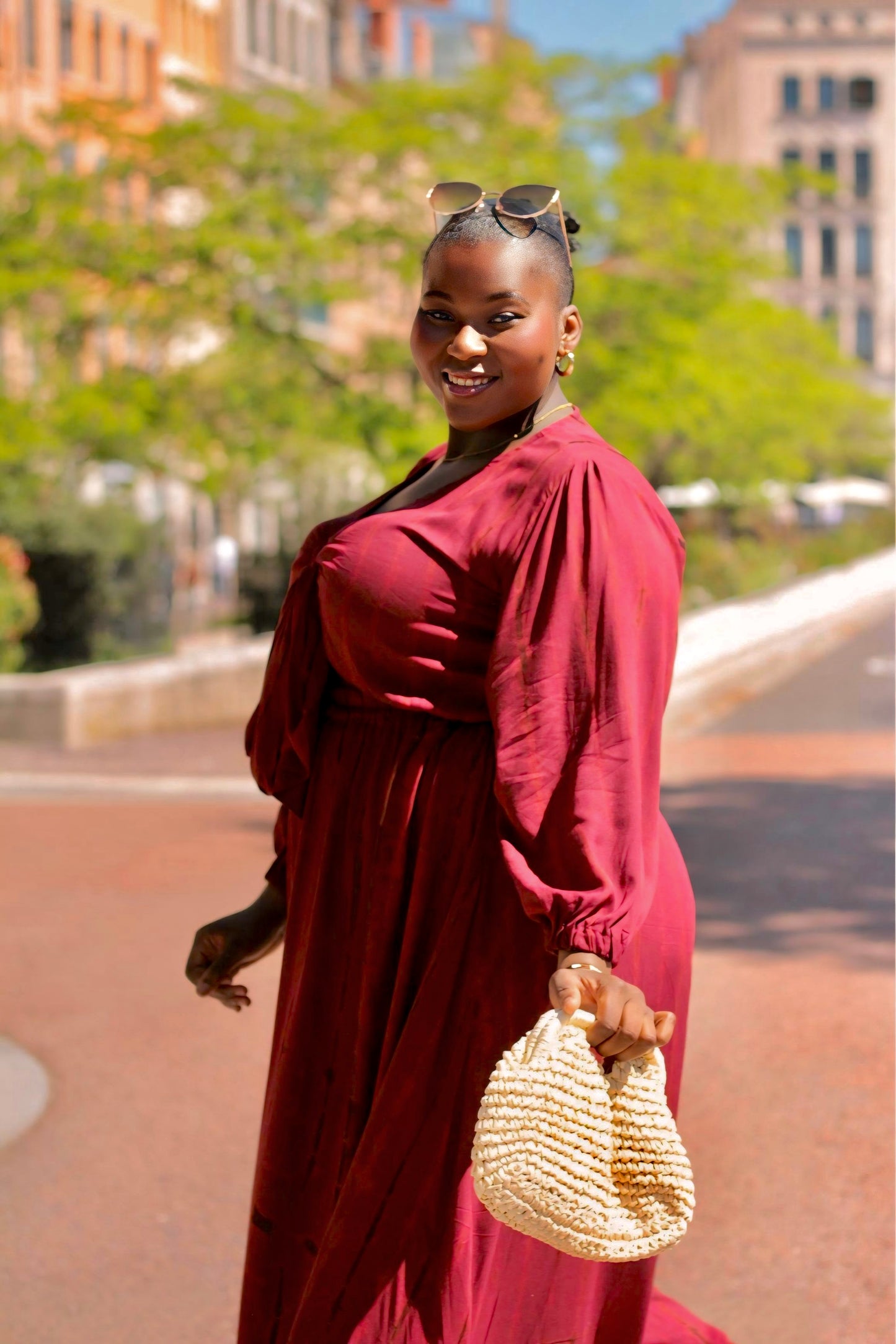 AMARA – Rouge profond curvy